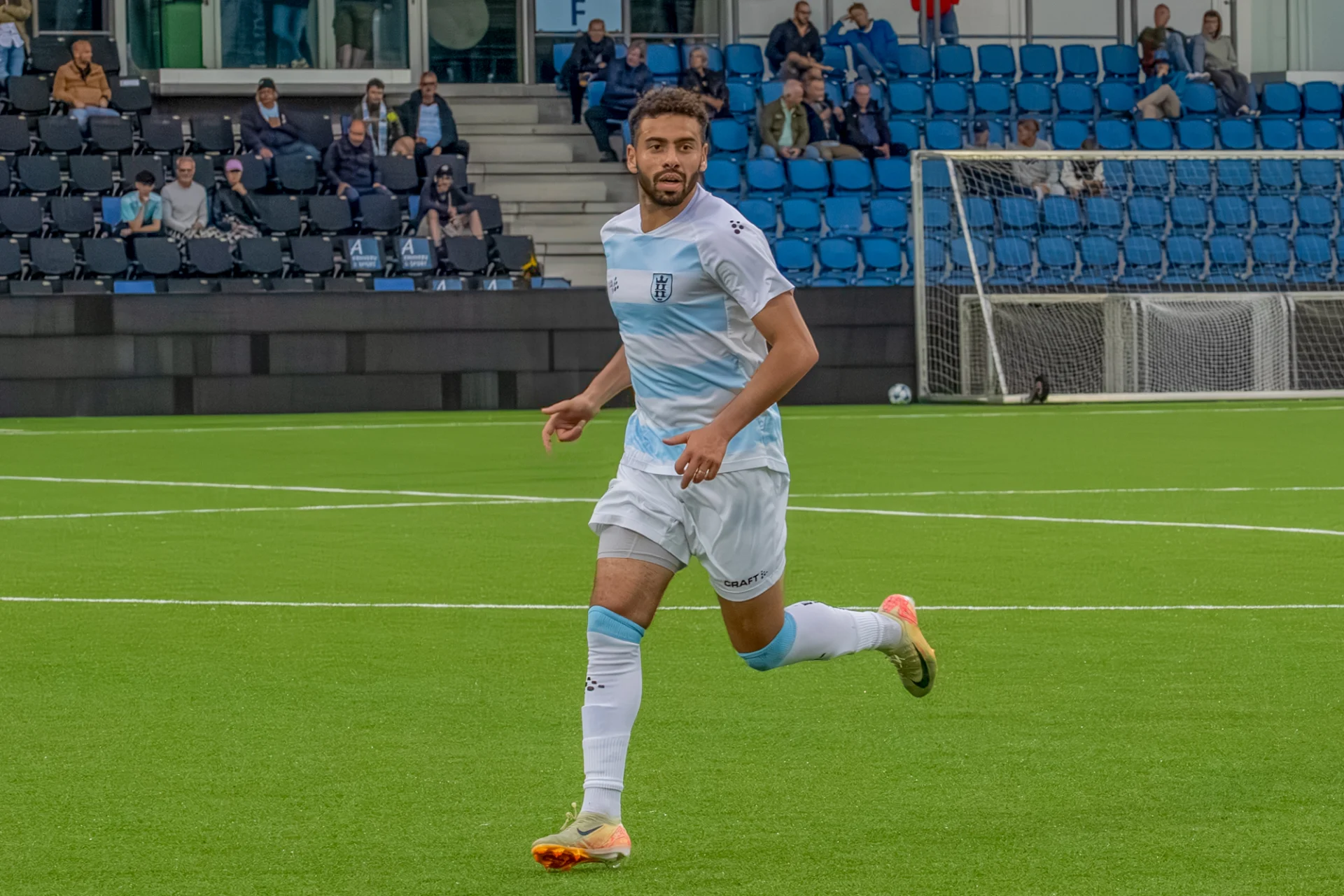 Souheib Dhaflaoui i FC Helsingør Trøjen. Foto: Jakob Termansen