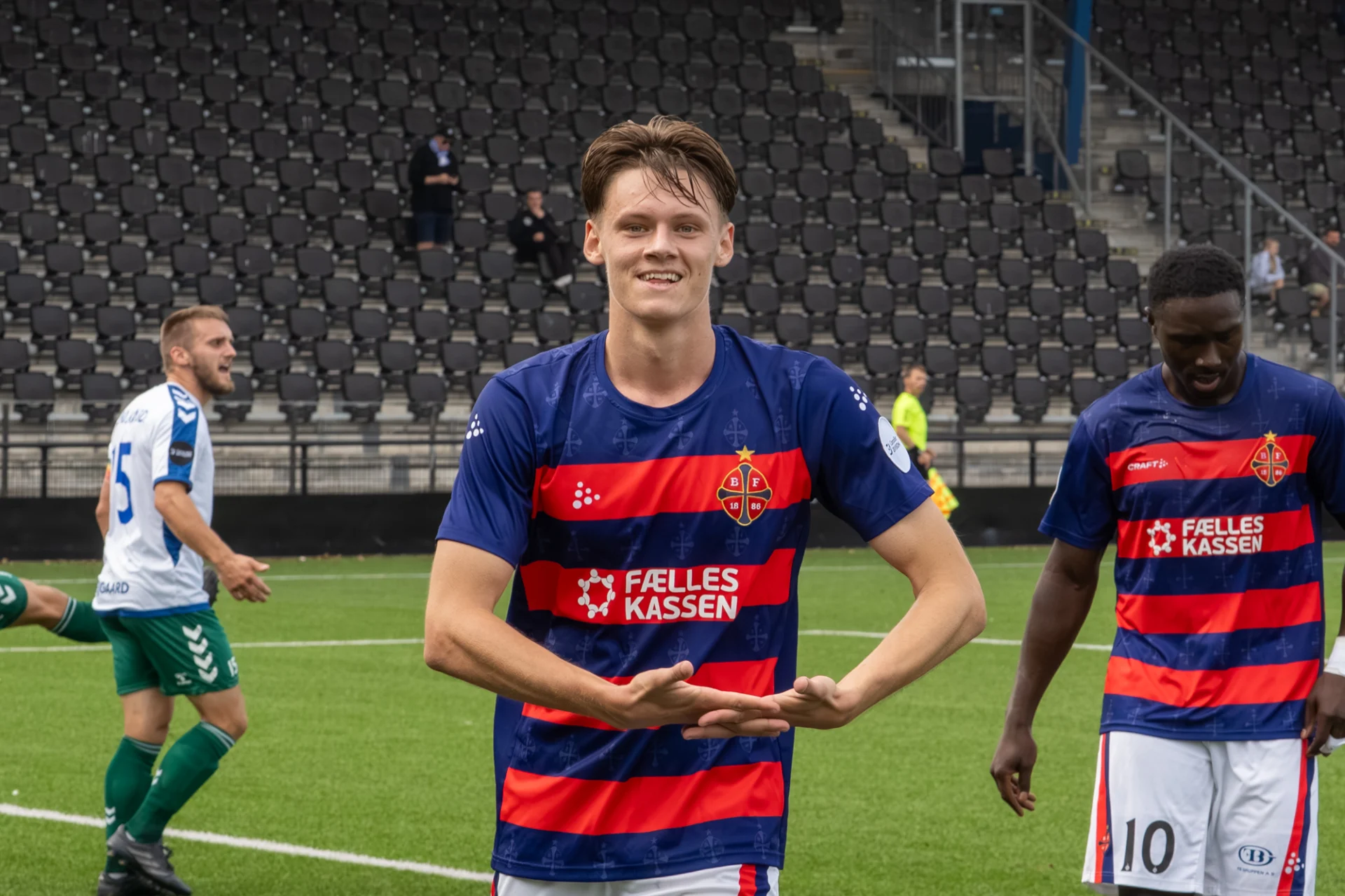 Asger Hemmingsen fejrer scoring mod Vejgaard BK. Foto: Jakob Termansen