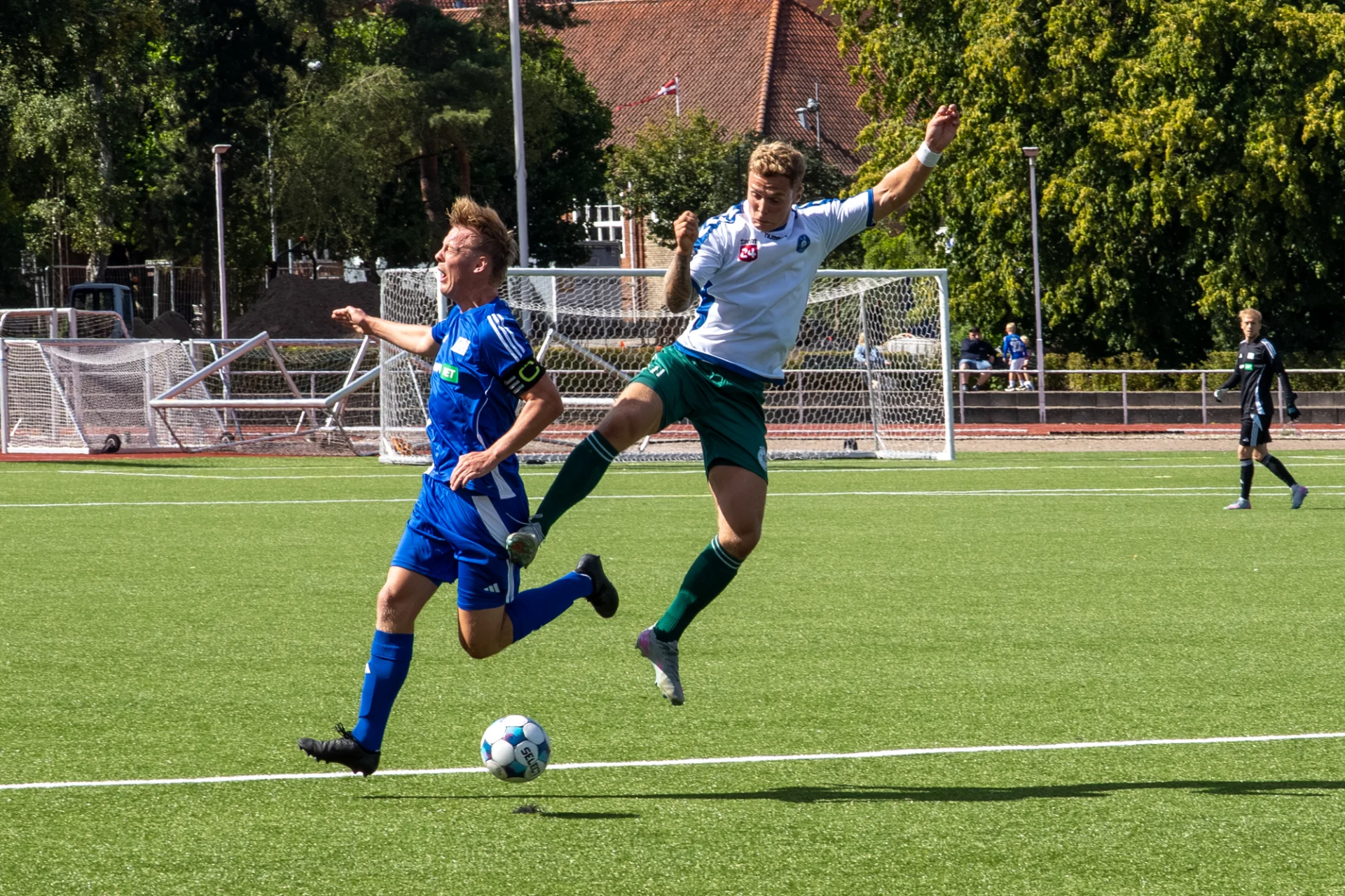 Lasse Jensen, Vejgaard BK (hvid trøje). Foto: Jakob Termansen